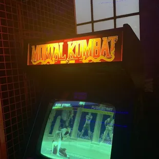 3 Mortal Kombat Machines