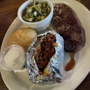 Sirloin, loaded baked potato &amp; green beans