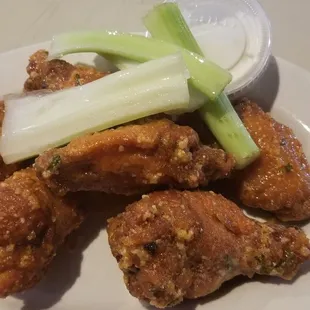 Hot garlic parm wings