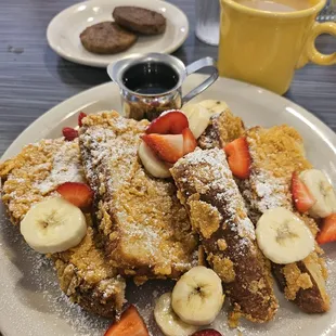 Crunchy French Toast with sausage and coffee