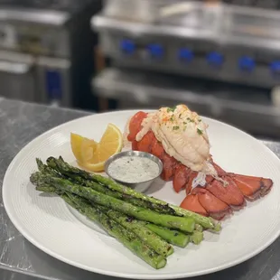 Lobster w/ asparagus