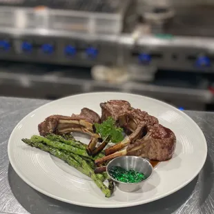 Lamb w/ mint jelly and asparagus