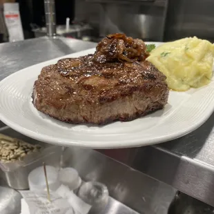 Ribeye w/ mashed potatoes