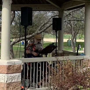 Live music at Keller farmers market