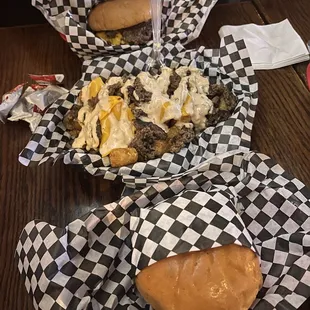 K-Pop, 10 Hunnids Burger, Loaded Tots