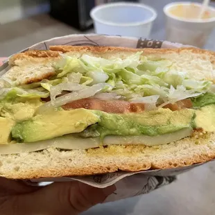 Avocado torta