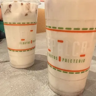 Agua de horchata y coco con nuez