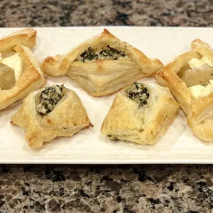 Spinach artichoke cream cheese appetizers