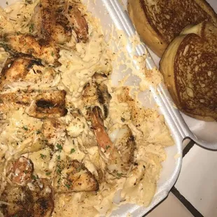 Cajun chicken &amp; shrimp pasta