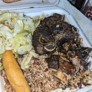 Short ribs with peas and rice