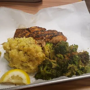chicken, broccoli and mashed potatoes