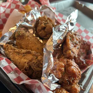 10pc Bone-in Combo Uncle&apos;s Hickory BBQ &amp; Zesty Lemon Pepper