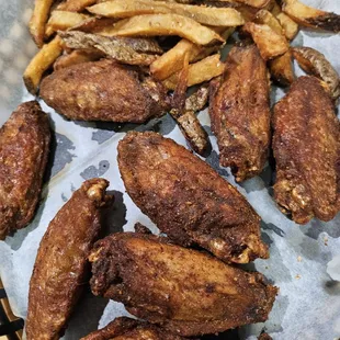 Ohhhh the wings. Ethiopian dry rub, all flats (for $1 more).