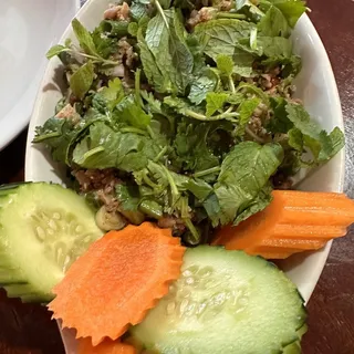 E1 Larb Gai(Chicken)