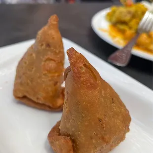 1. Two Pieces Vegetable Samosa