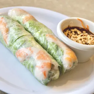 A2. Shrimp and Pork Spring Rolls (Goi Cuon Tom Thit).