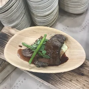 Nevada: espresso rubbed prime rib w potatoes and asparagus