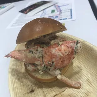 Maine: Cold Lobster Roll