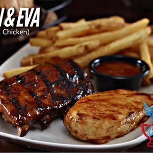 Combinación de Pechuga al Grill y Costillas BBQ
Incluye Papas Fritas!