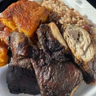 Jerk chicken lunch with Mac n cheese extra