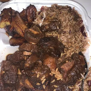 Oxtail with Rice and beans and plantains
