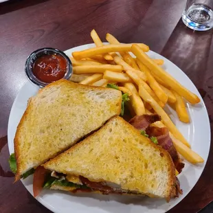 Chicken club sandwich