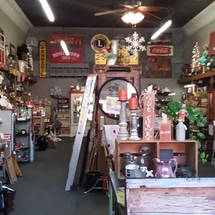 Small but packed with antiques and collectibles.  Perfect way to spend a Sunday afternoon .