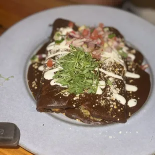 Mole enchiladas