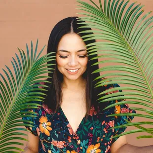 LIFESTYLE HEADSHOT