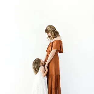 STUDIO MOTHERHOOD