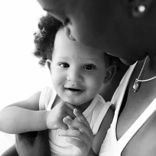 STUDIO MOTHERHOOD