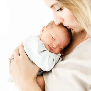 STUDIO MOTHERHOOD