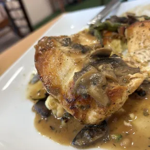 Roasted chicken, veggies and mashed potatoes