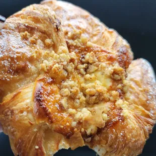Fig &amp; goat cheese croissant is delish