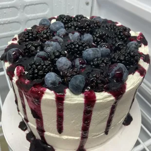 Luchilly Berry Cake