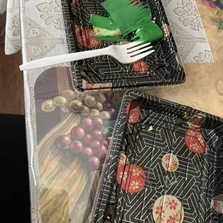 Rainbow Roll (10 Pieces)