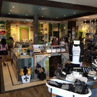 Overview of store. Spacious.
