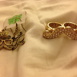 Adorable moustache face earrings and moustache double ring!  Ready for the 610 Stomper Ball baby!!