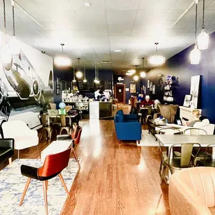 the inside of a coffeehouse