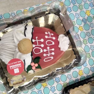 Fligner&apos;s bakery always doing an awesome job in holiday decorations!