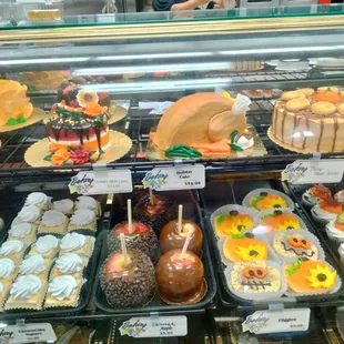 Fligner&apos;s fabulous bakery ready for Holidays!