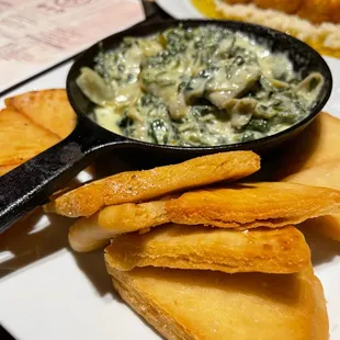 Artichokes with fried pita bread