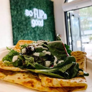 Nordic crêpe ( smoked salmon, onions, capers sour cream)