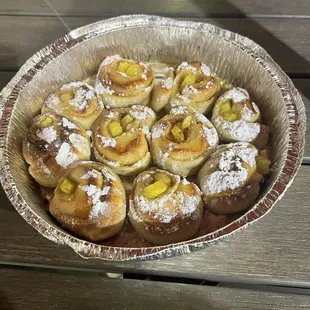 Pineapple honey buns