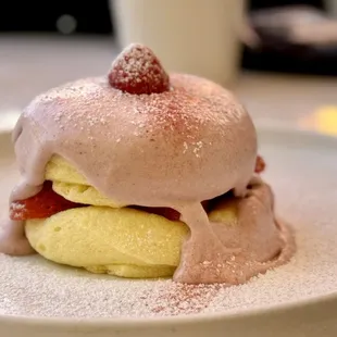Strawberry soufflé pancake