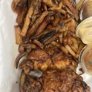 chicken wings and fried chicken, fried chicken, bbq chicken, poultry, bbq wings, chicken wings, chicken, fried chicken wings, food