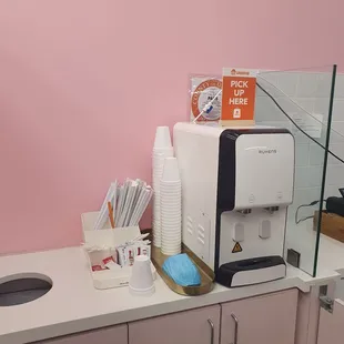 Self service station