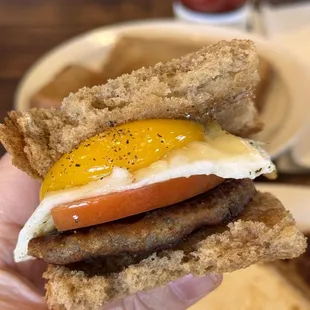 Obsessed with making my own mini sandwich with their breakfast plates! Today was petite breakfast with sunny side up egg and sausage patty.