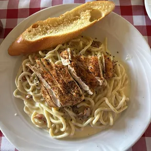 Spaghetti Carbonara with blackened chicken