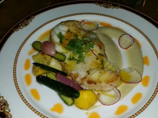 Sax Restaurant & Lounge